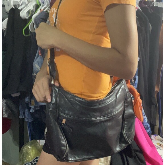 Genuine Leather SAS Women's Black Leather Bag with Single Strap Flawed - Picture 6 of 11